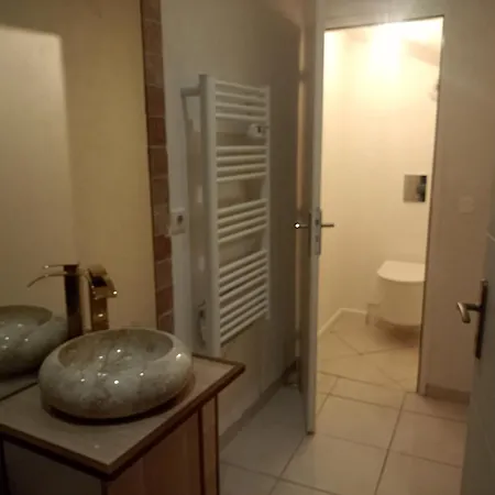 D'hotes 4 Allee Richemond ססל